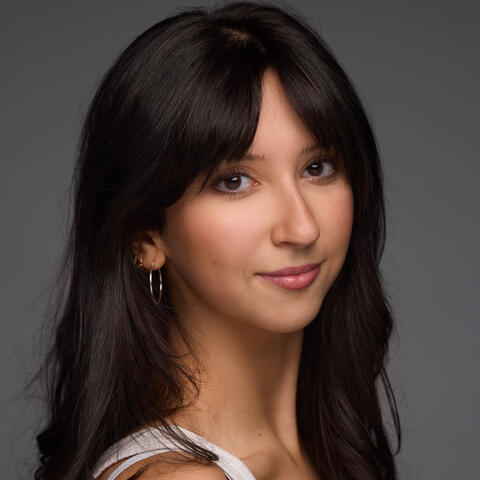 Dancer, Ava Schandlbauer